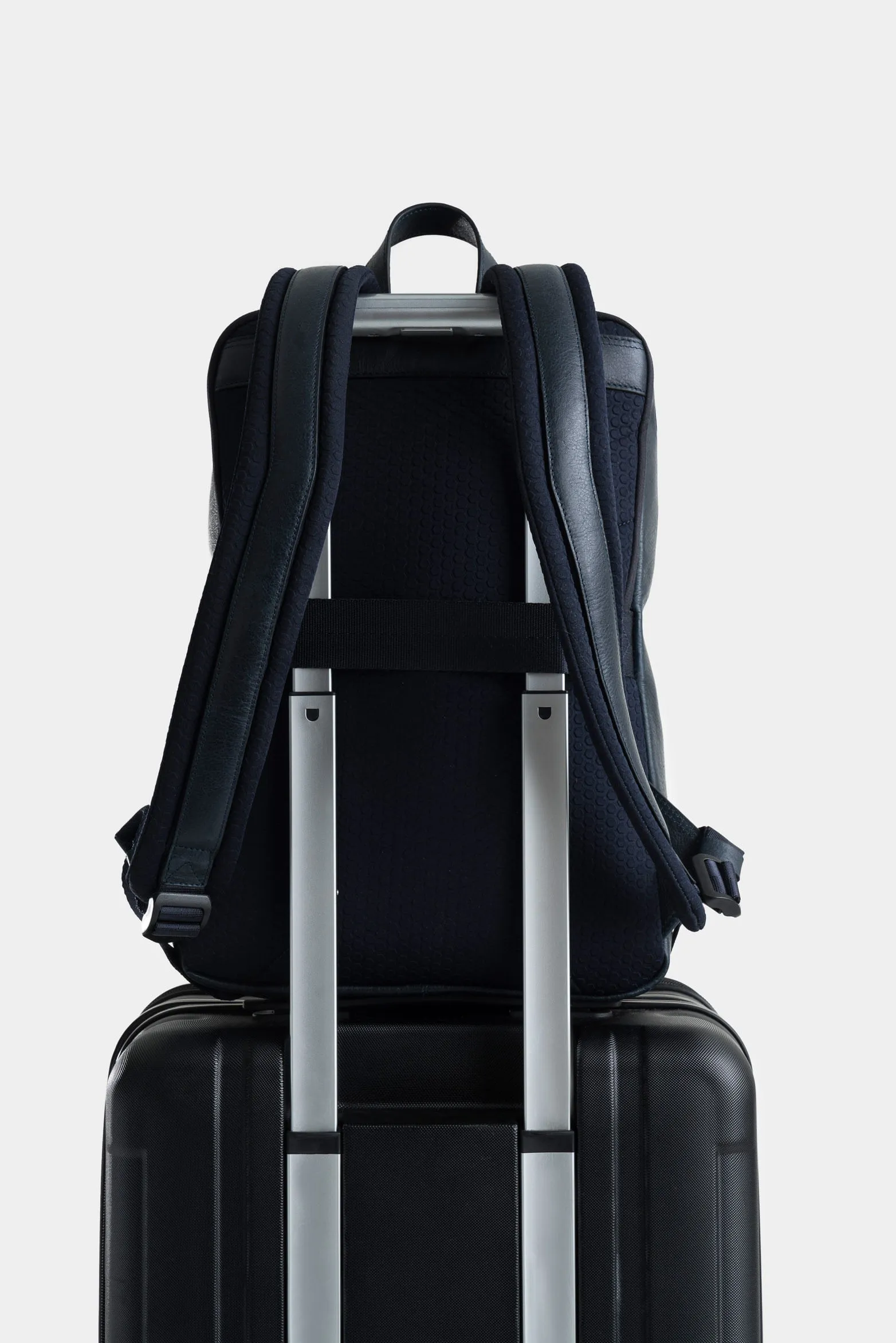 Morral shade de cuero para hombre diseño slim