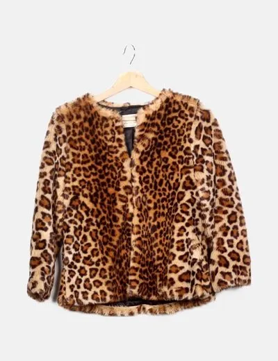 Zara Abrigo pelo animal print cuello redondo